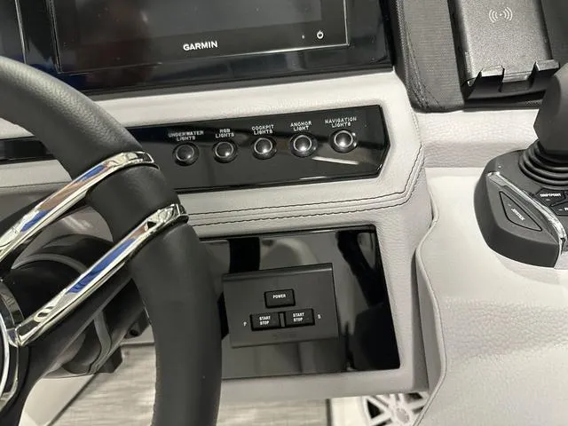 Slide: The Image of Cobalt R8 Outboard 2024 - 32