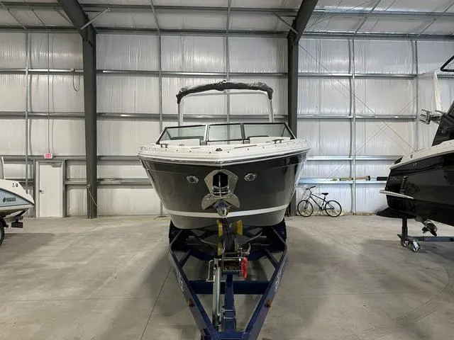 Slide: The Image of Cobalt R8 Outboard 2024 - 4