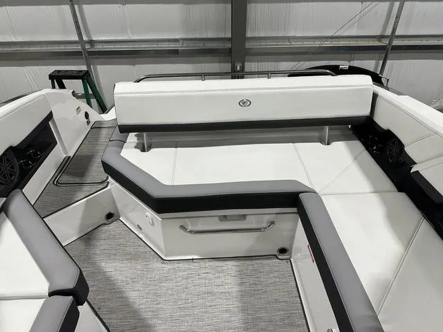 Slide: The Image of Cobalt R8 2024 - 12