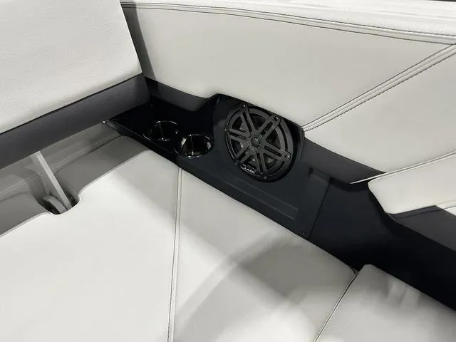 Slide: The Image of Cobalt R8 2024 - 14