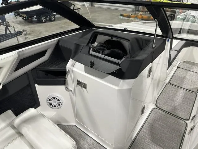 Slide: The Image of Cobalt R8 2024 - 26