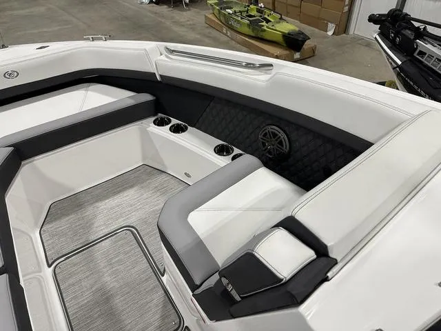 Slide: The Image of Cobalt R8 2024 - 31