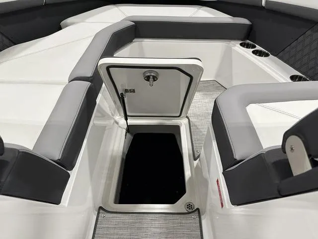 Slide: The Image of Cobalt R8 2024 - 38