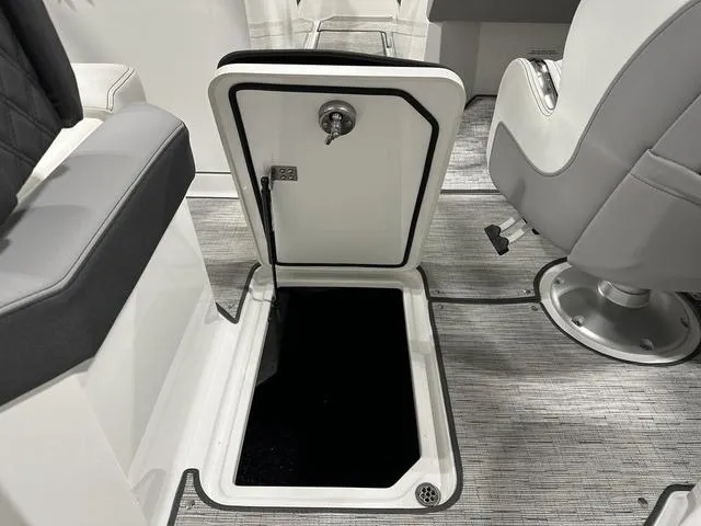 Slide: The Image of Cobalt R8 2024 - 40