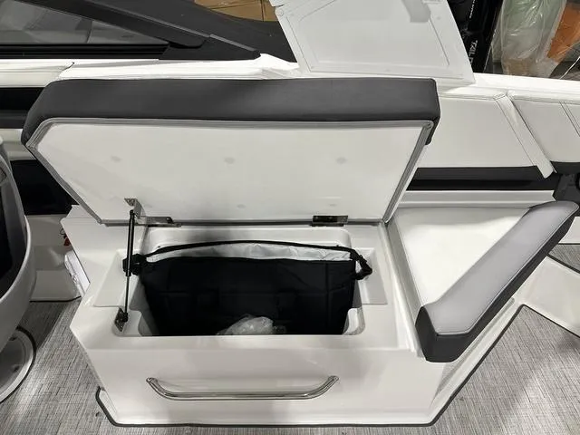 Slide: The Image of Cobalt R8 2024 - 41