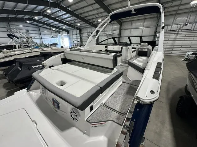 Slide: The Image of Cobalt R8 2024 - 9