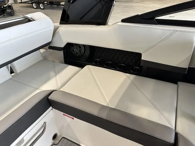 Slide: The Image of Cobalt R4 2024 - 17