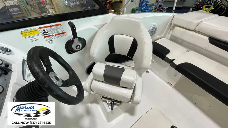 Slide: The Image of Tracker Tahoe 185S 2022 - 4