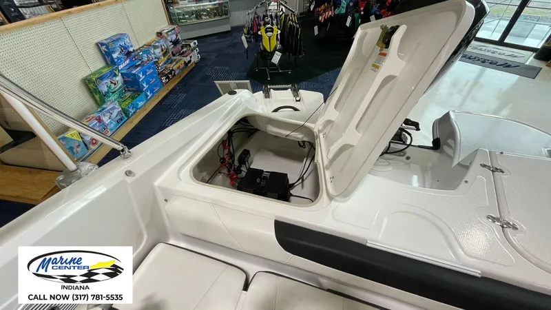 Slide: The Image of Tracker Tahoe 185S 2022 - 8