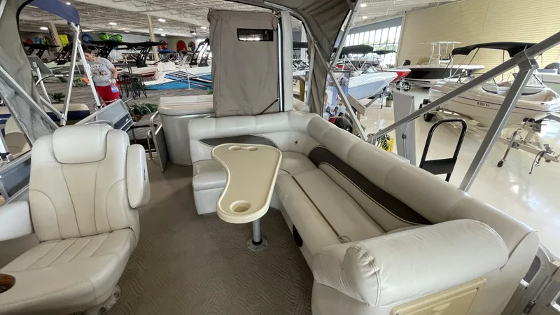 Slide: The Image of Premier LEGEND 225F 2003 - 10