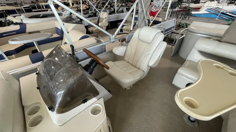 Slide: The Image of Premier LEGEND 225F 2003 - 3