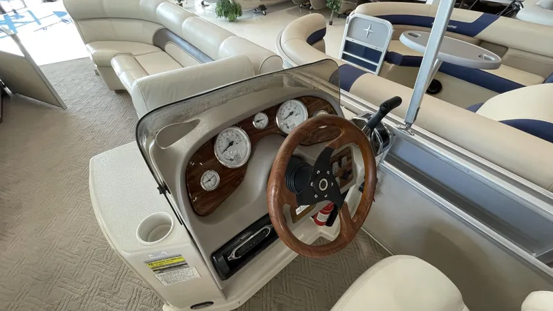 Slide: The Image of Premier LEGEND 225F 2003 - 4