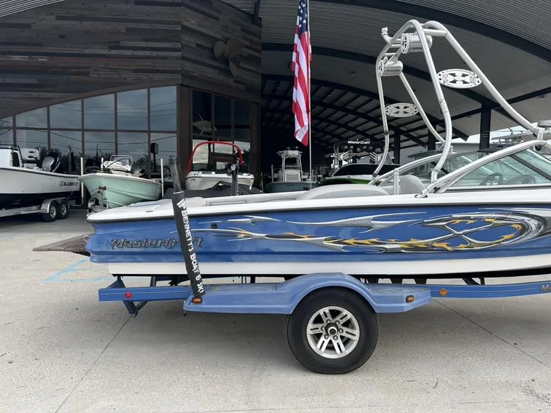 Slide: The Image of MasterCraft ProStar 2003 - 12