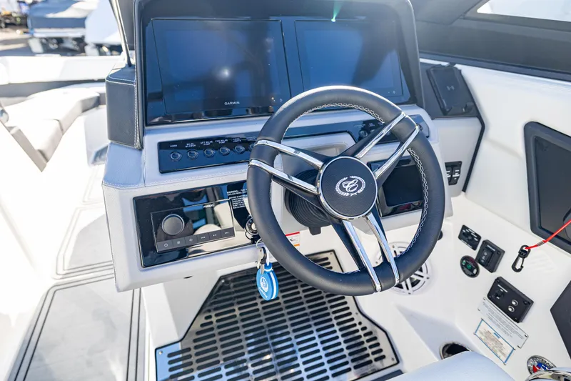 Slide: The Image of Cobalt R8 Surf 2025 - 20