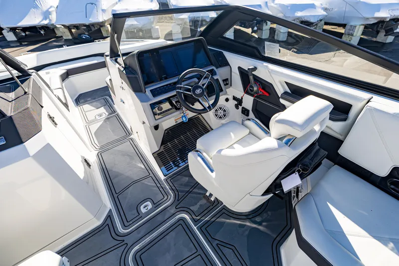 Slide: The Image of Cobalt R8 Surf 2025 - 22