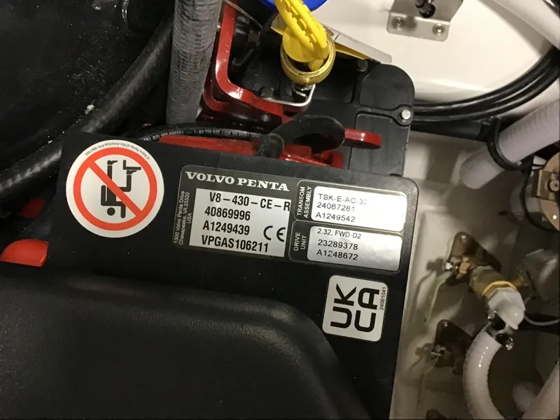 Slide: The Image of Cobalt R8 Surf 2025 - 24