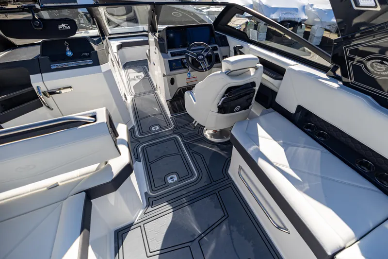 Slide: The Image of Cobalt R8 Surf 2025 - 4