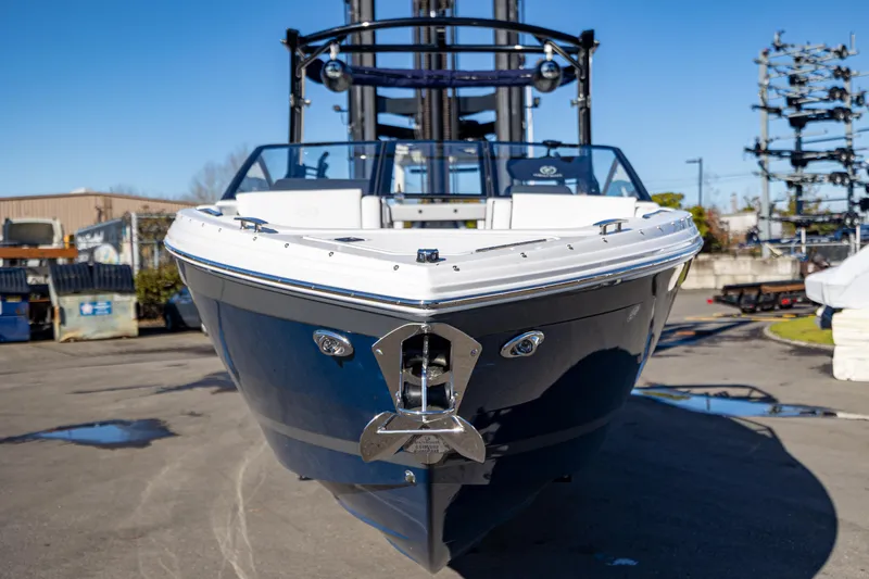 Slide: The Image of Cobalt R8 Surf 2025 - 5