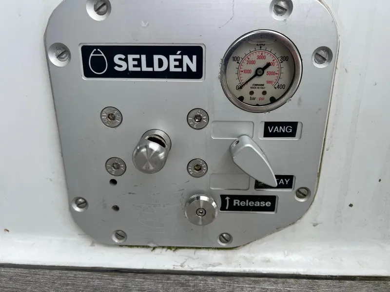 Slide: The Image of Hanse 588 - 20