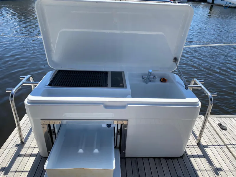 Slide: The Image of Hanse 588 - 23