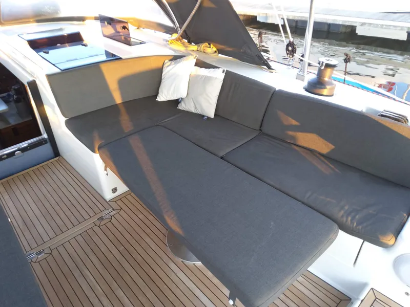 Slide: The Image of Hanse 588 - 30