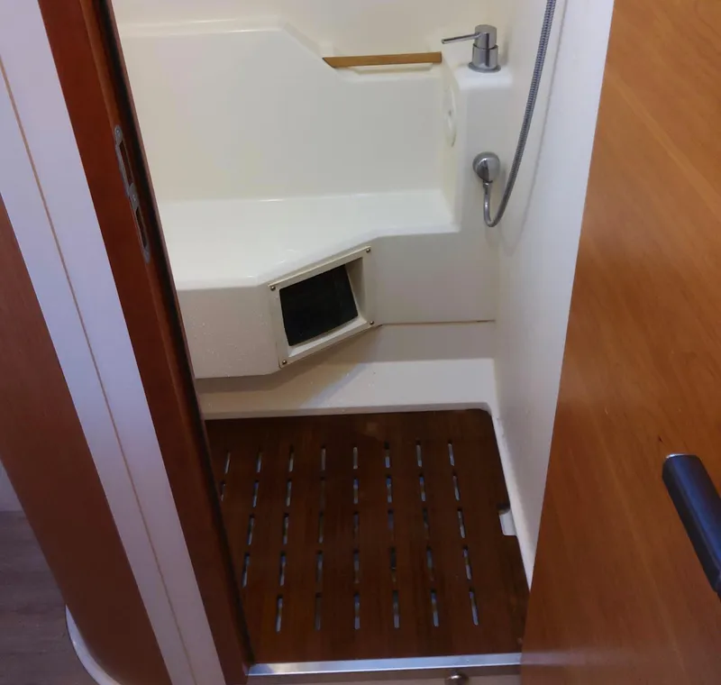 Slide: The Image of Hanse 588 - 61