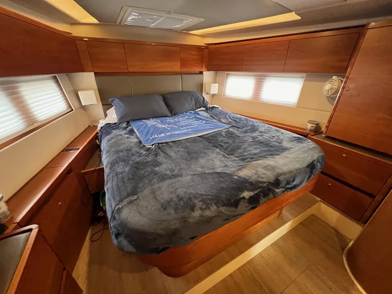 Slide: The Image of Hanse 588 - 70