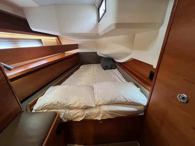 Slide: The Image of Hanse 588 - 76