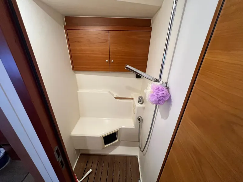 Slide: The Image of Hanse 588 - 86