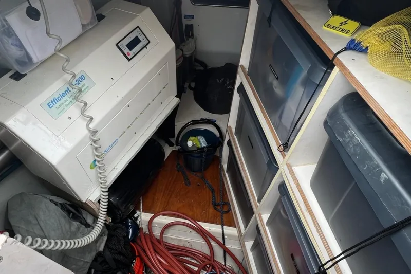 Slide: The Image of Hanse 588 - 89