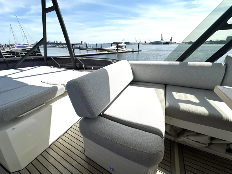 Slide: The Image of 2022 Prestige Yachts 520 Fly - 17