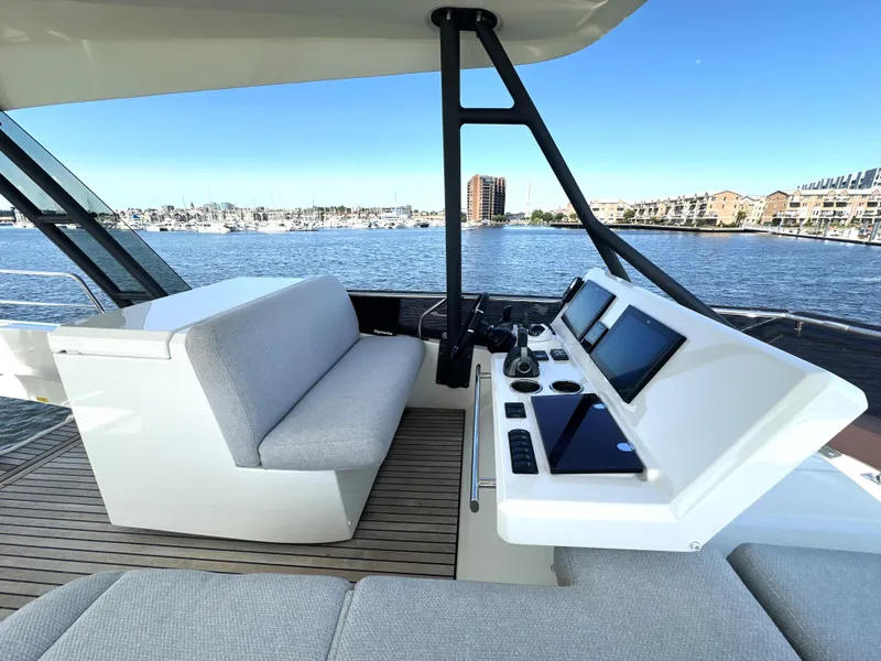 Slide: The Image of 2022 Prestige Yachts 520 Fly - 21