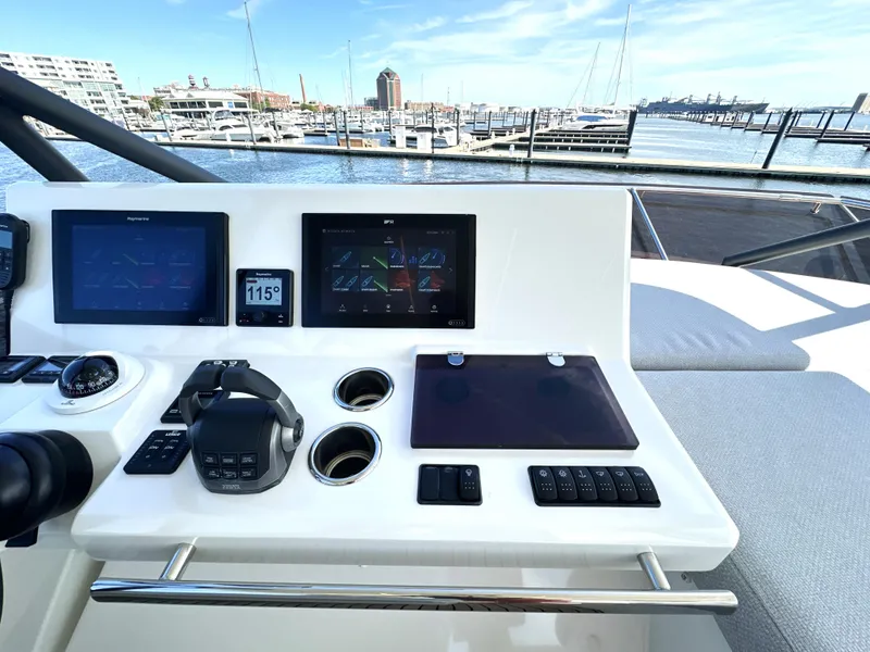 Slide: The Image of 2022 Prestige Yachts 520 Fly - 24