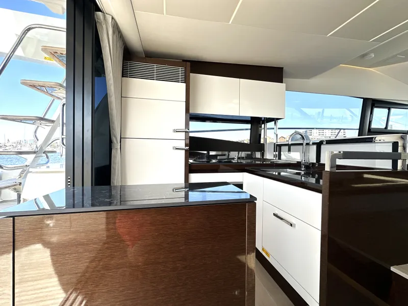 Slide: The Image of 2022 Prestige Yachts 520 Fly - 30