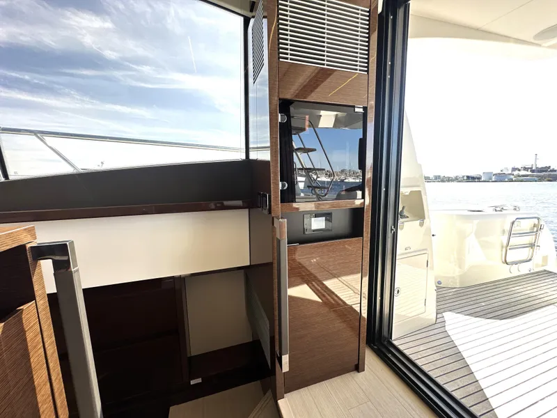 Slide: The Image of 2022 Prestige Yachts 520 Fly - 33