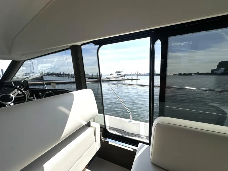 Slide: The Image of 2022 Prestige Yachts 520 Fly - 37