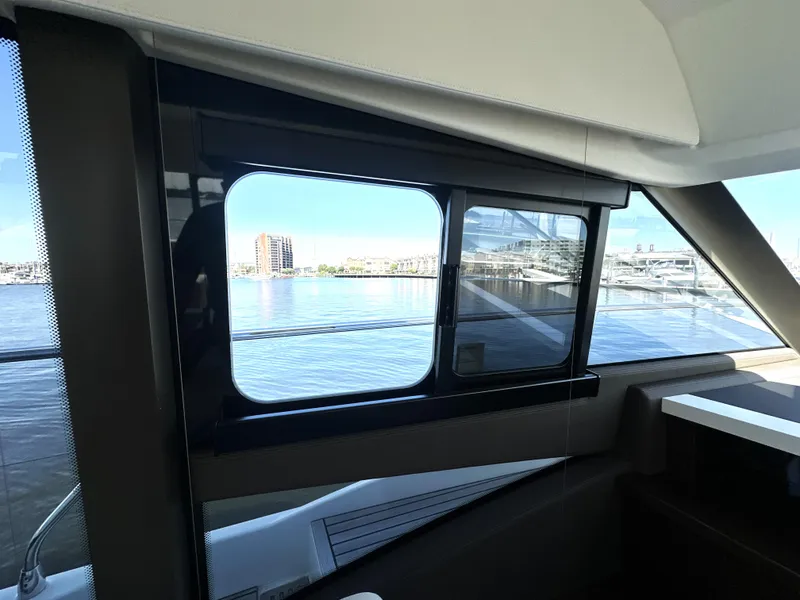 Slide: The Image of 2022 Prestige Yachts 520 Fly - 38