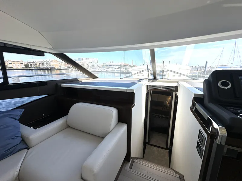 Slide: The Image of 2022 Prestige Yachts 520 Fly - 39