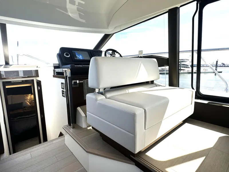 Slide: The Image of 2022 Prestige Yachts 520 Fly - 42