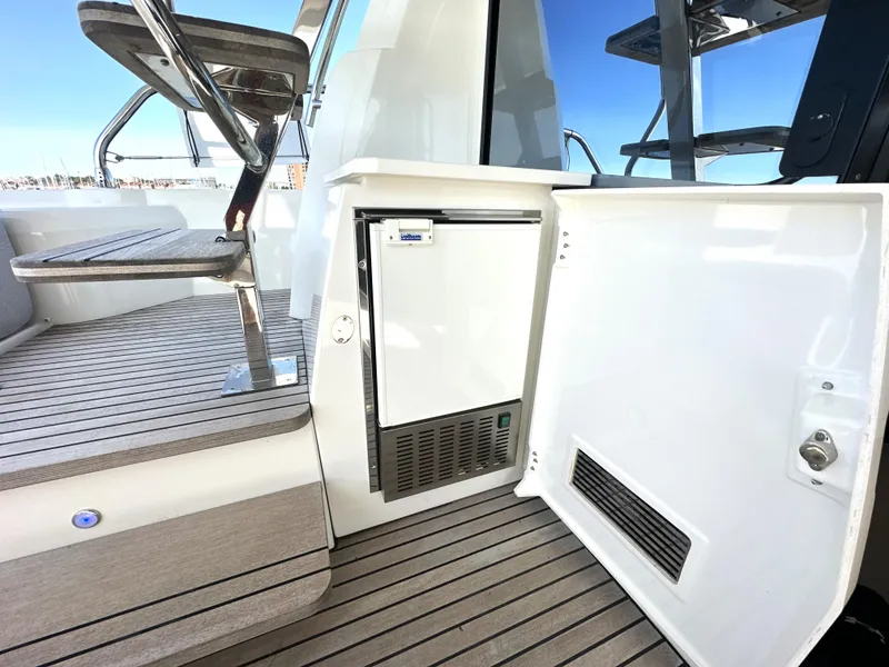 Slide: The Image of 2022 Prestige Yachts 520 Fly - 6