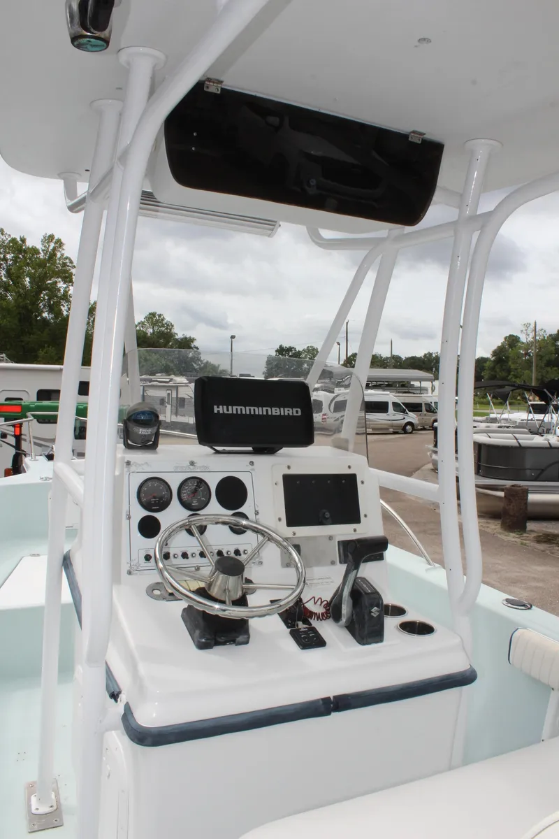 Slide: The Image of Sea Fox 230 Center Console 2001 - 14