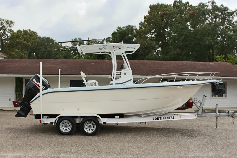 Slide: The Image of Sea Fox 230 Center Console 2001 - 5