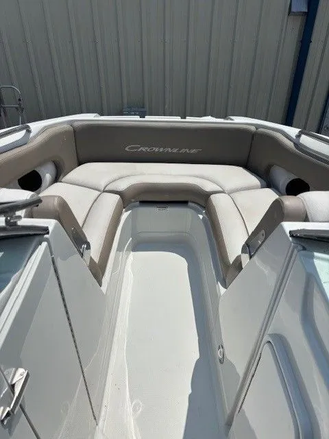 Slide: The Image of Crownline Boats Eclipse E235 XS 2023 - 11