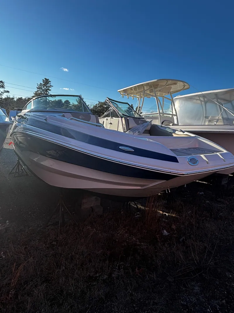 Slide: The Image of Crownline Boats Eclipse E235 XS 2023 - 3