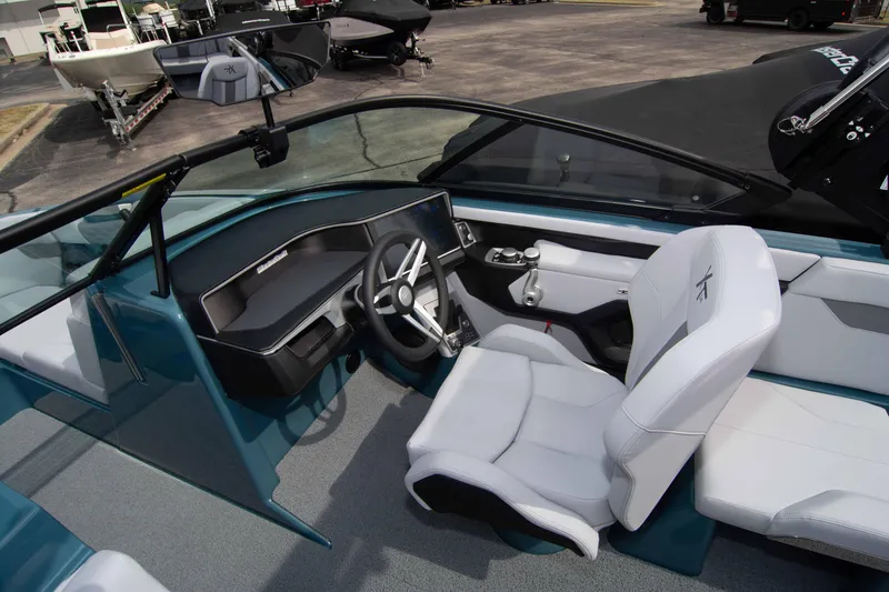 Slide: The Image of MasterCraft XT24 2025 - 54