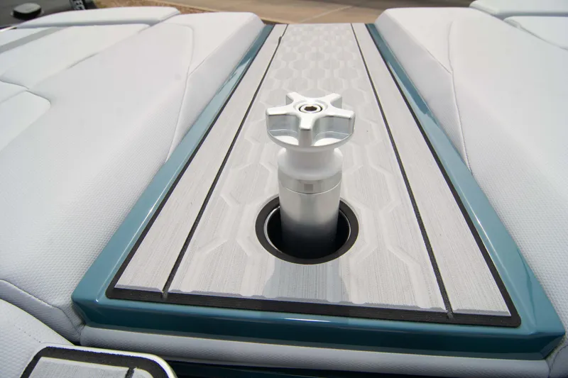 Slide: The Image of MasterCraft XT24 2025 - 77