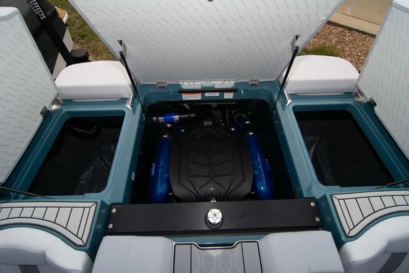 Slide: The Image of MasterCraft XT24 2025 - 79