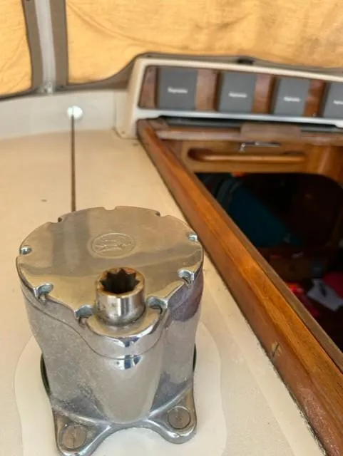 Slide: The Image of Centerboard Winch - 14