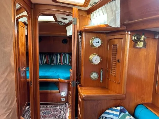 Slide: The Image of Salon Forepeak - 28