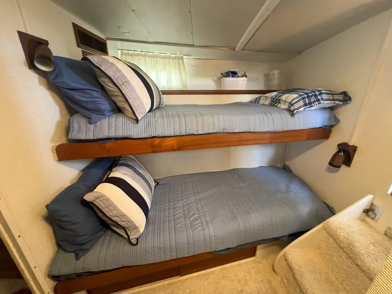 Slide: The Image of Chris-Craft 410 Commander 1978 - 20